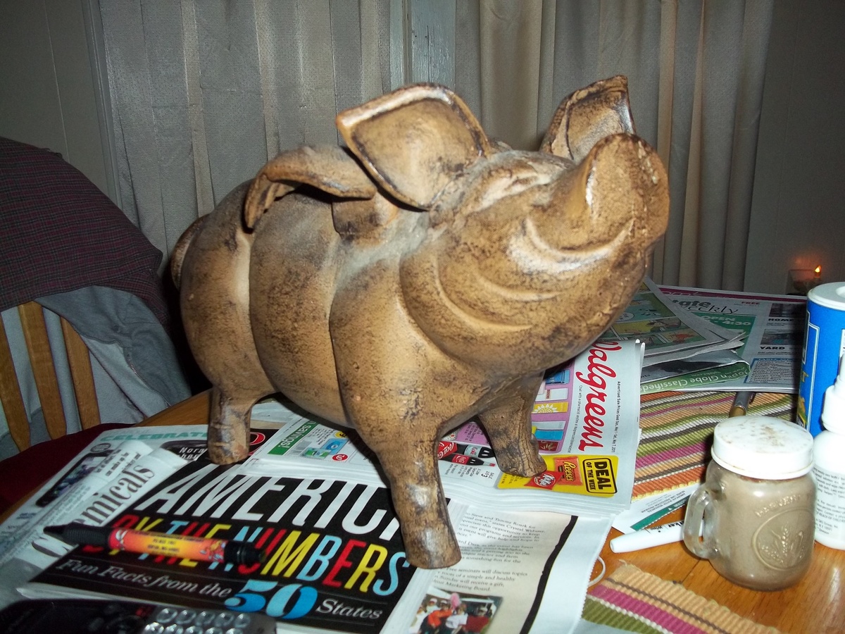 PIGGY BANK/DOOR STOP