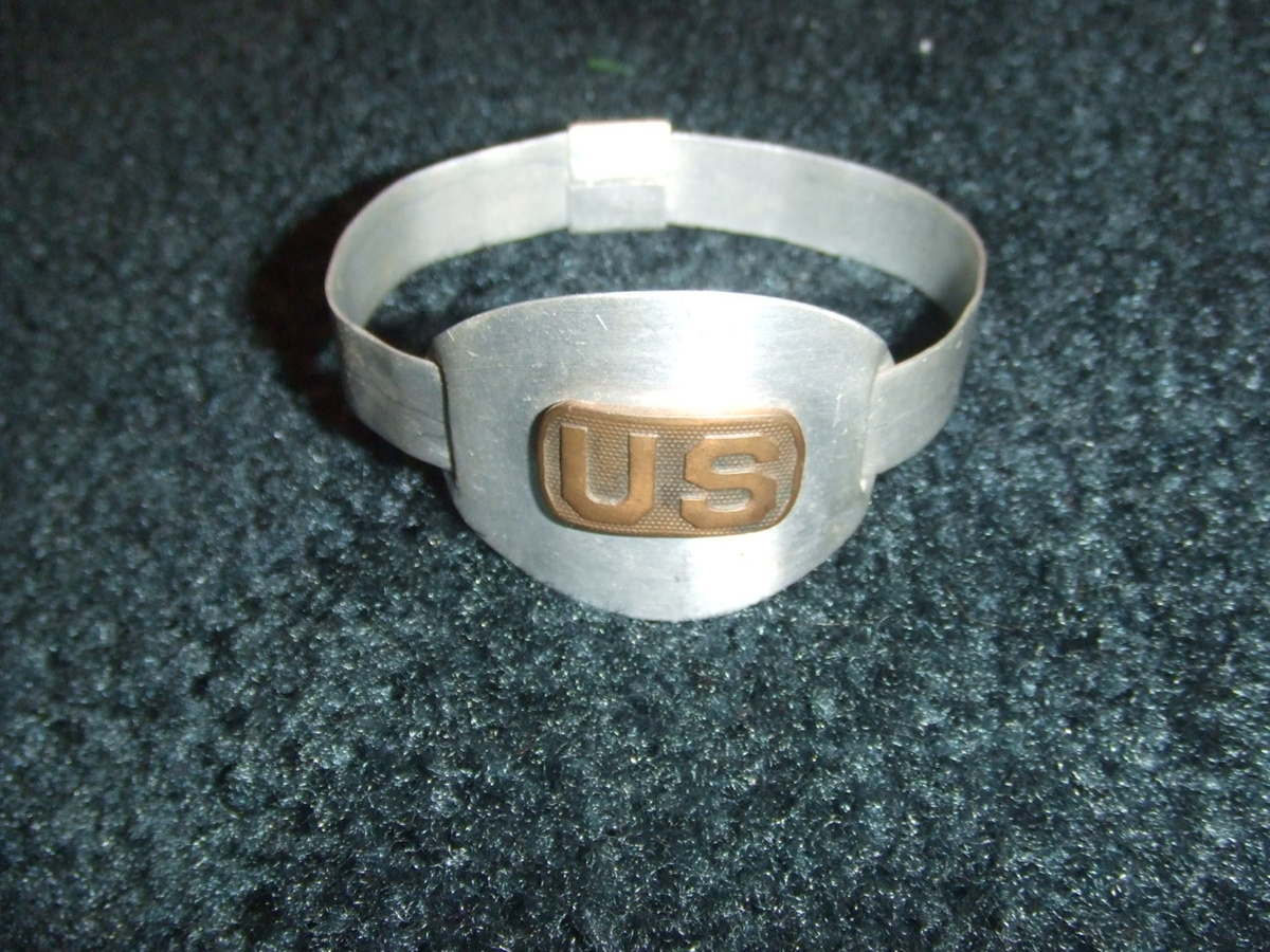 Trench Art US aluminum bracelet from WW2 - Military and Wartime