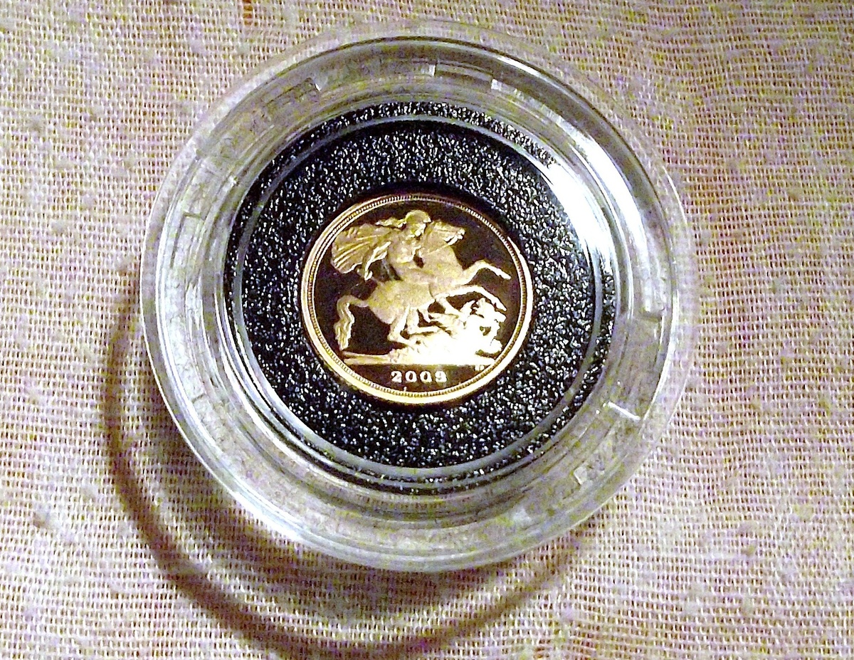 2009-22ct quarter gold sovereign-case-box-coa.