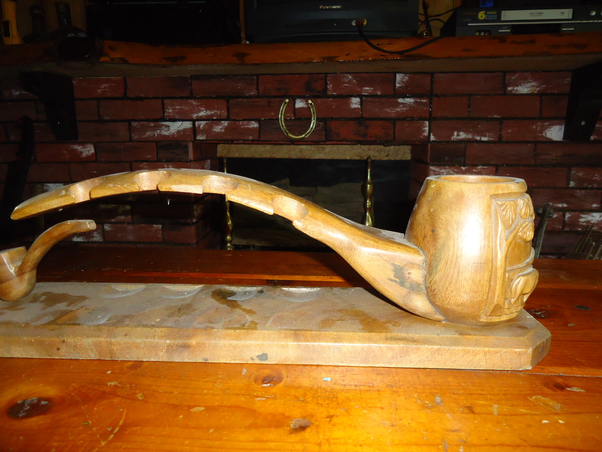 PIPE HOLDER