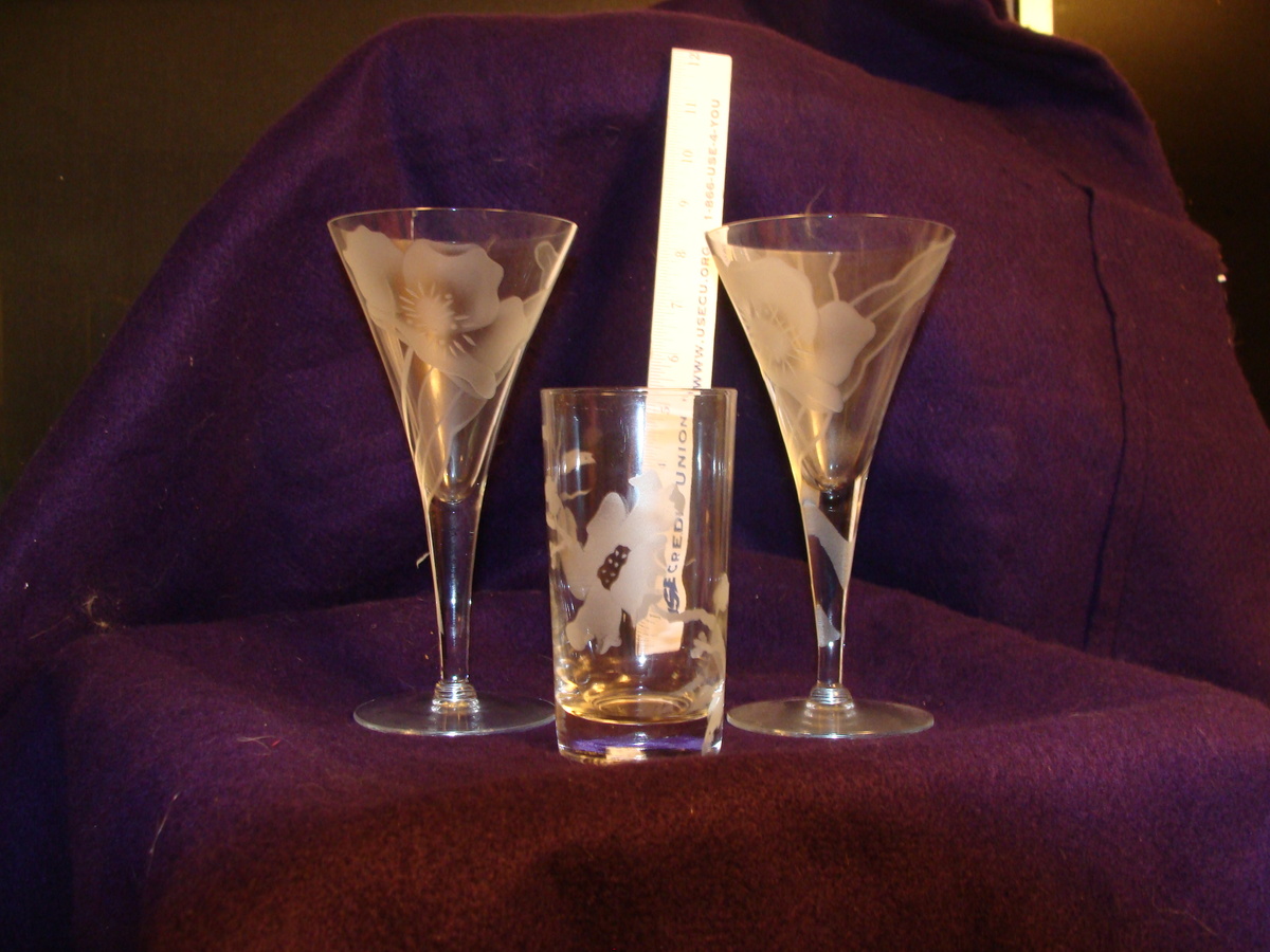 Dorothy THorpe stemware mystery