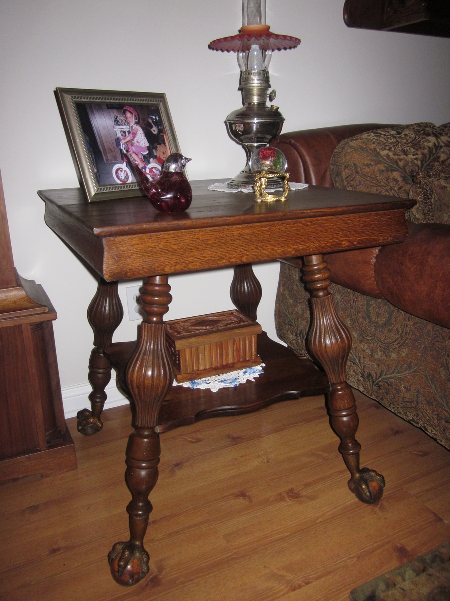 Large Ball and Claw Quarter Sawn Oak End Table - Furniture