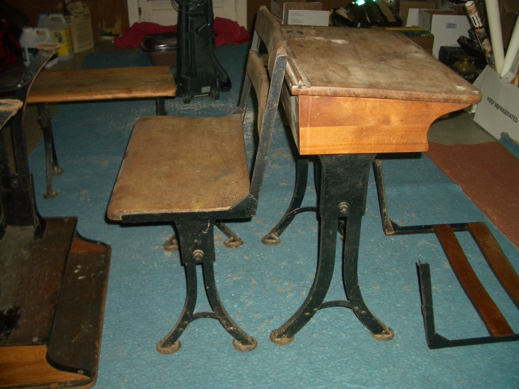 found school desks with American Screw box - Furniture