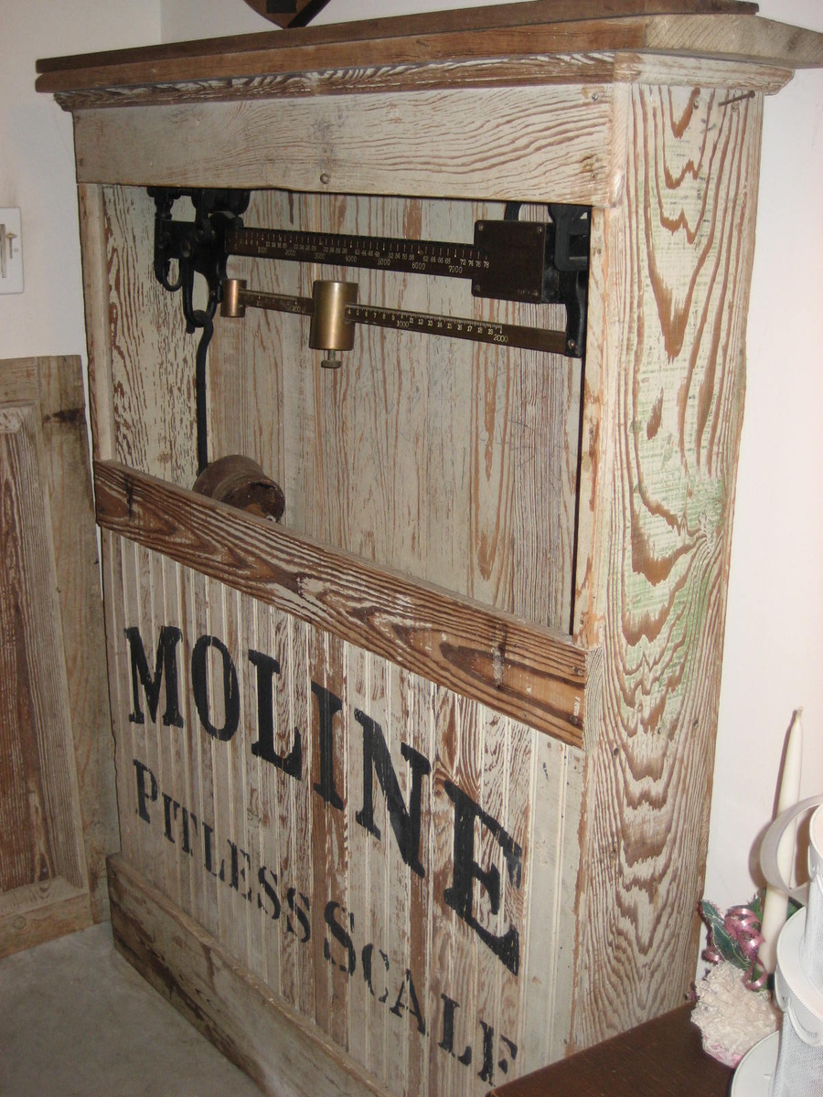 Moline Pitless Scale