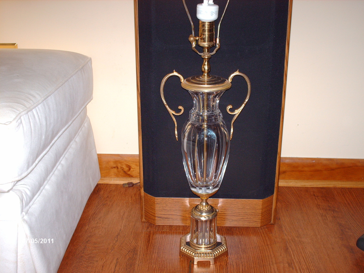 Engraved crystal lamp