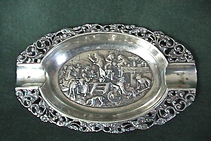 Dutch Sterling ~ Repousse & Ajoure 'Ash Tray' 1911