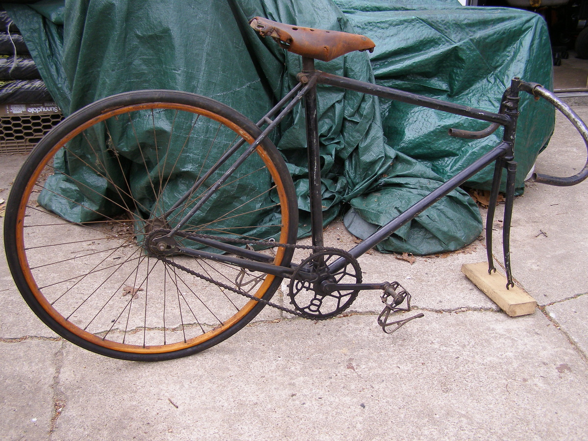 1 OLD BIKE-WHY THE WOOD RIMS-ANYBODY KNOW WHO BSA IS?