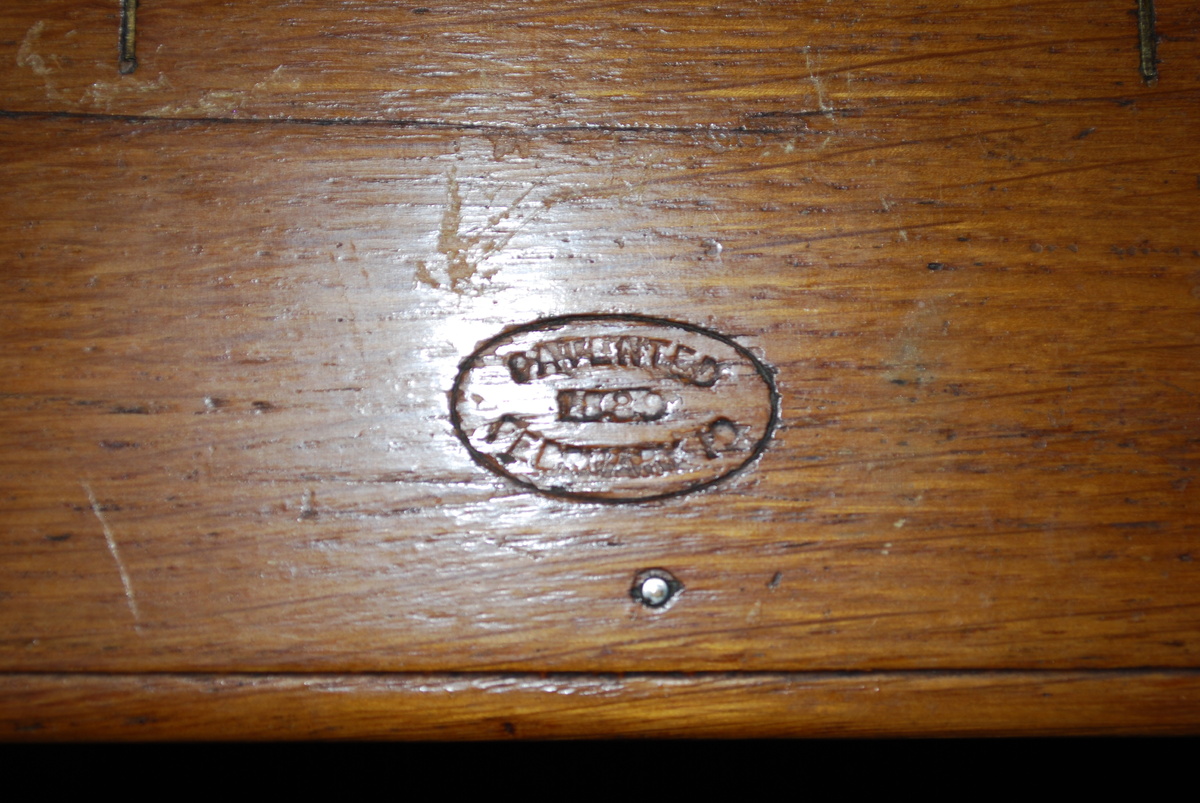 Oak box that undolds