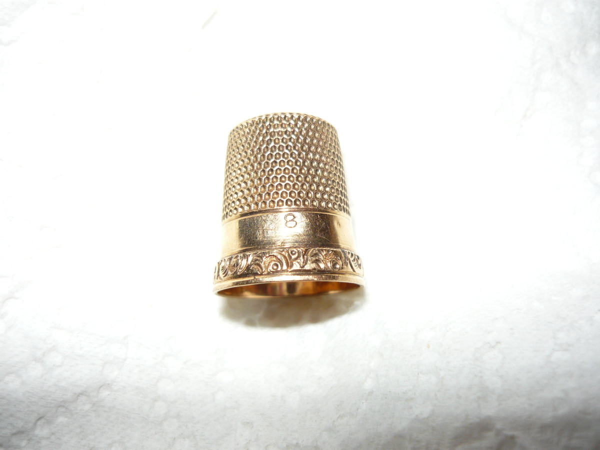 Ketcham & McDougall 10k gold thimble - Sewing