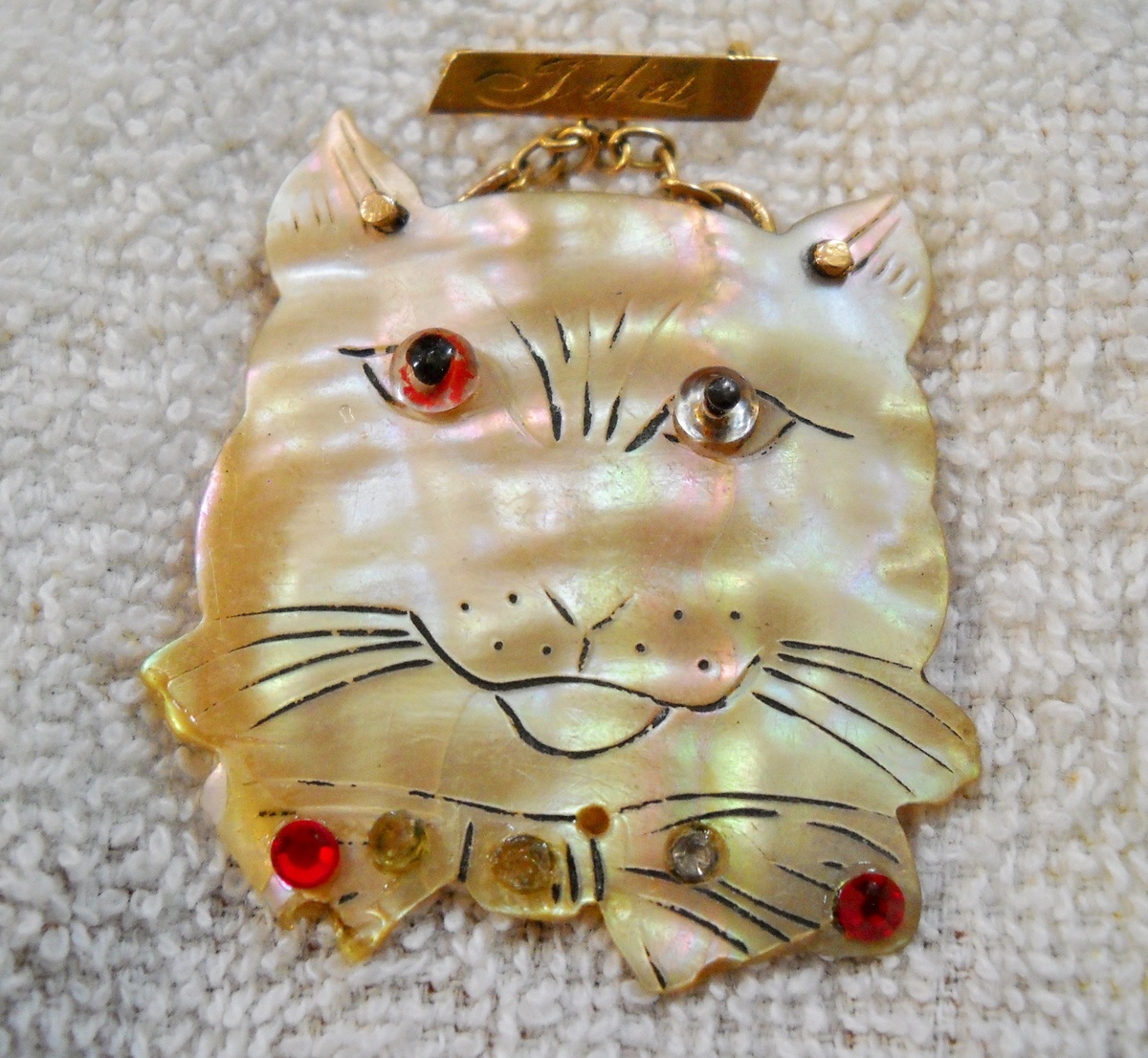 Vintage Shell Cat Brooch