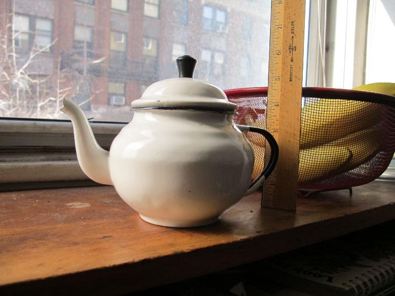 Enamel tea pot