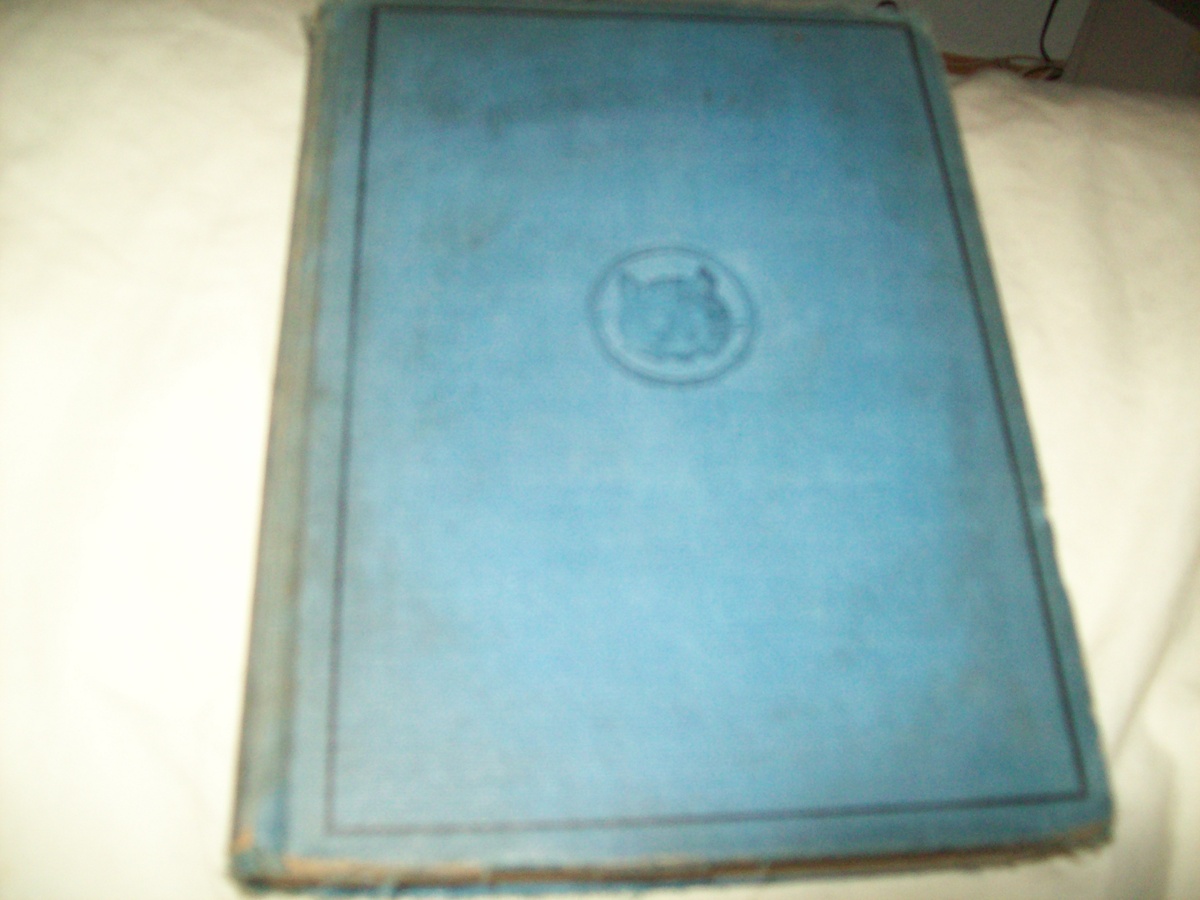 Alice's Adventures in Wonderland and Through the Looking Glass , Lewis Carroll