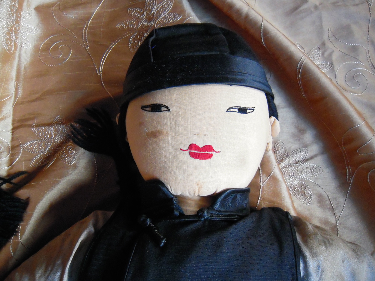Antique Japanese Doll, need help with the age and what type please