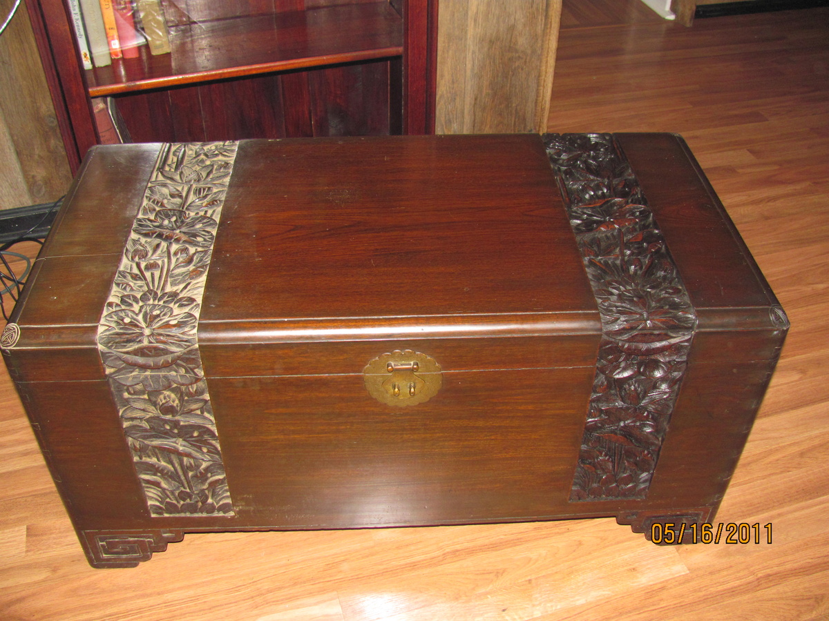 Hand carved Chinese Furniture 