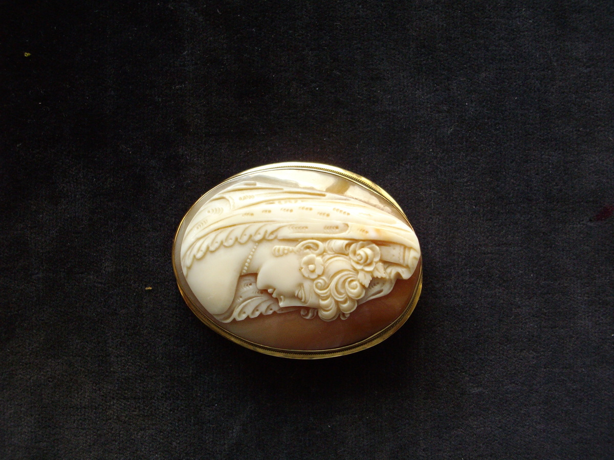 Beautiful Italian Cameo - Fine Jewelry