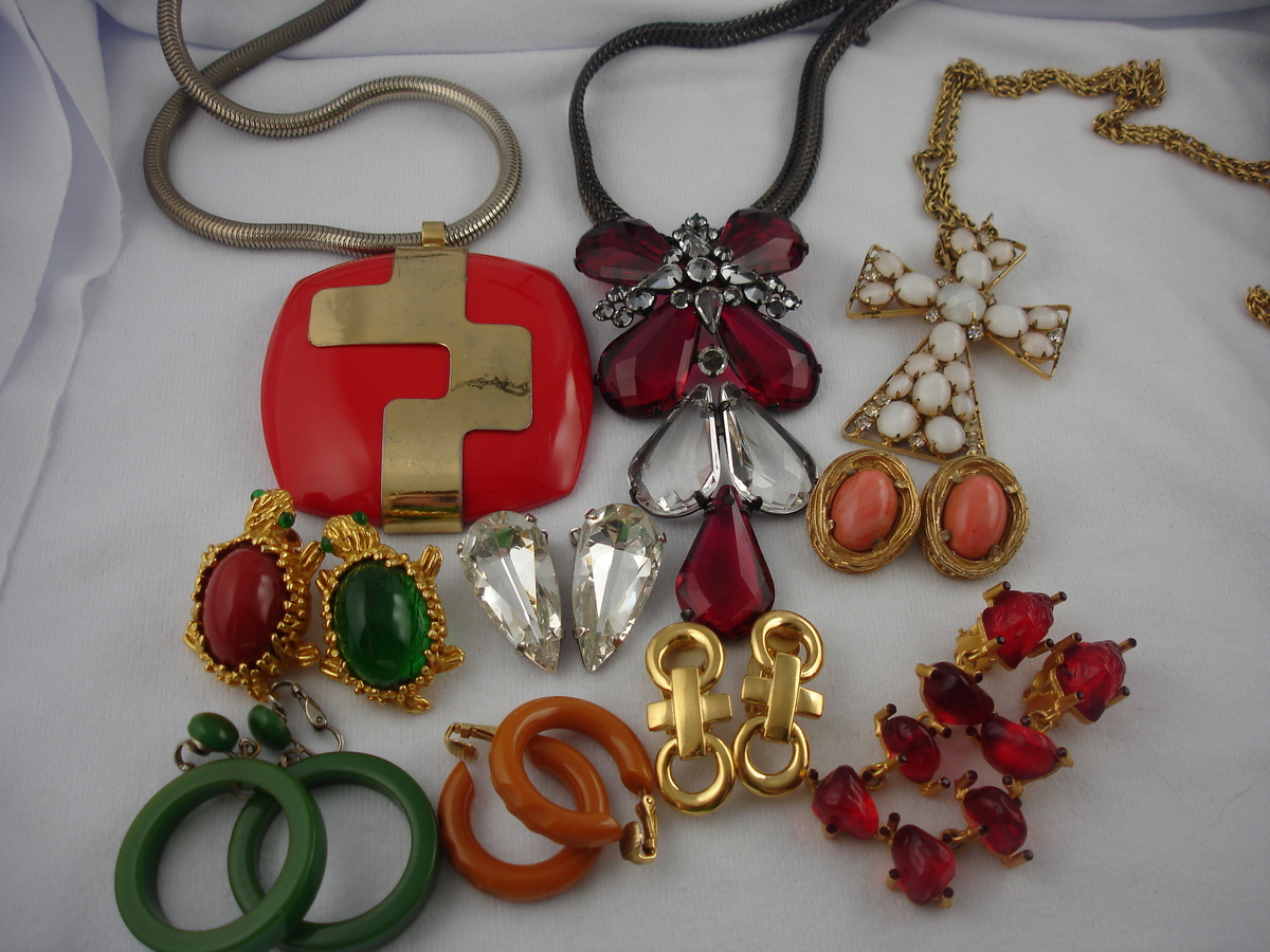 Wonderful weekend finds! - Costume Jewelry