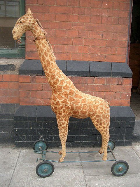 Steiff Giraffe on Wheels