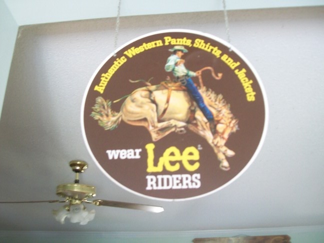 Lee Riders sign - Signs