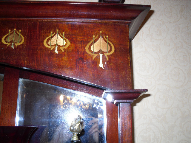 charles rennie mackintosh....maybe - Furniture