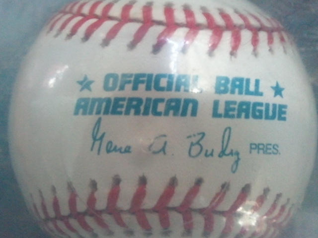 Derek Jeter Autographed Baseball 1998 - Baseball