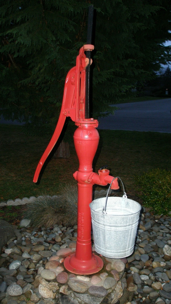 Redjacket Water Pump & Water Carrier - Tools and Hardware