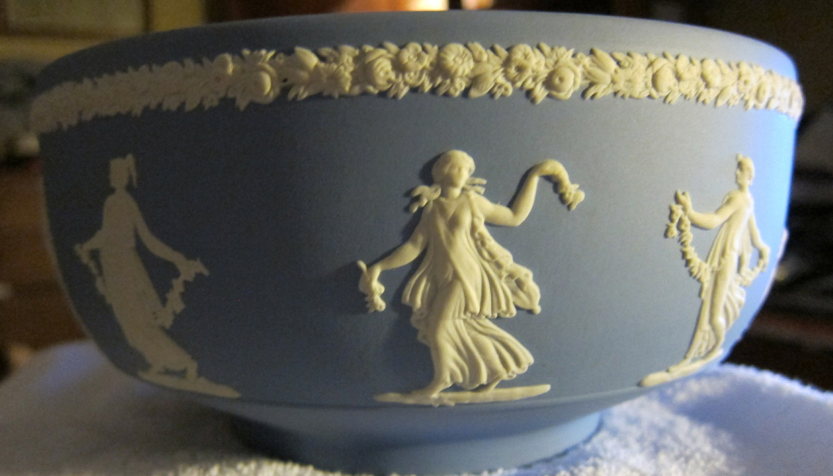 1976 Wedgwood Collector Society - 8" Blue & White Jasperware bowl