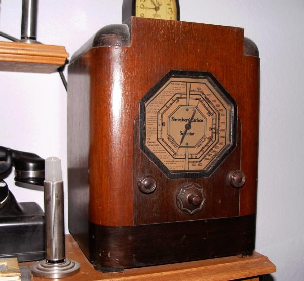 Stromberg Carlson Model 69 Shortwave Converter Radio - Radios