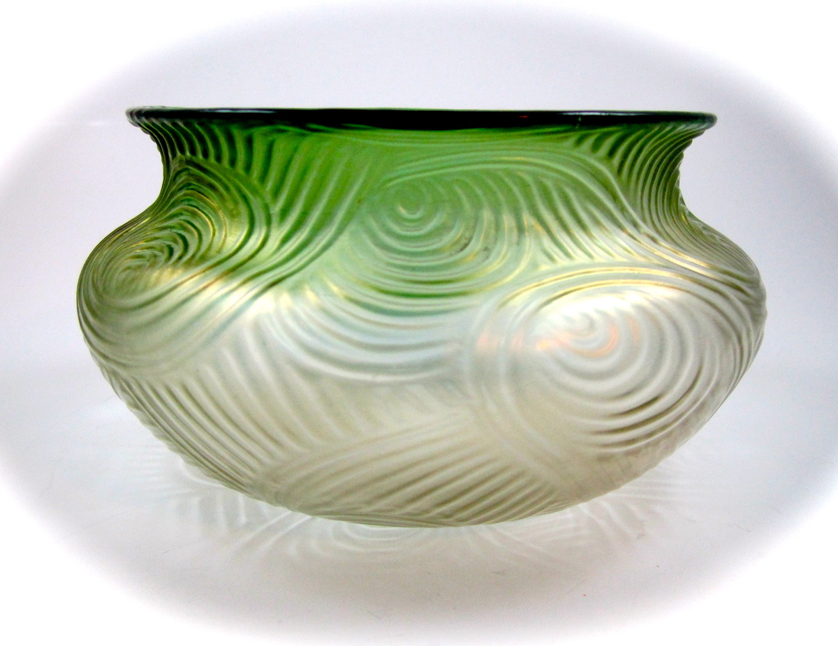 Loetz Spiraloptisch - Zen and the Art of Glass - Art Glass
