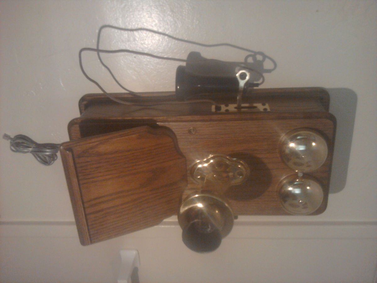 ANTIQUE WOOD WALL TELEPHONE
