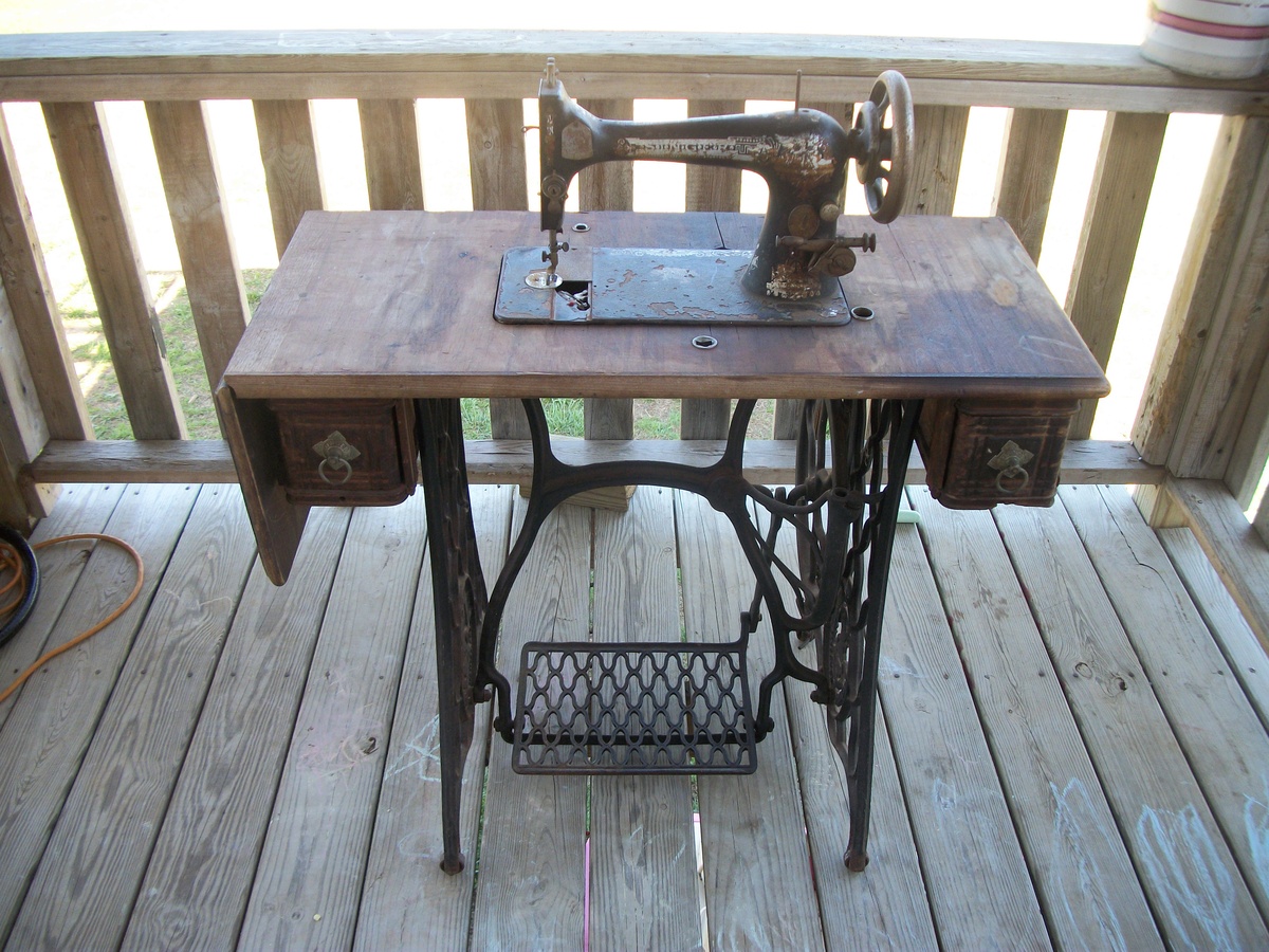 my pre 1900s singer sewing machine - Sewing