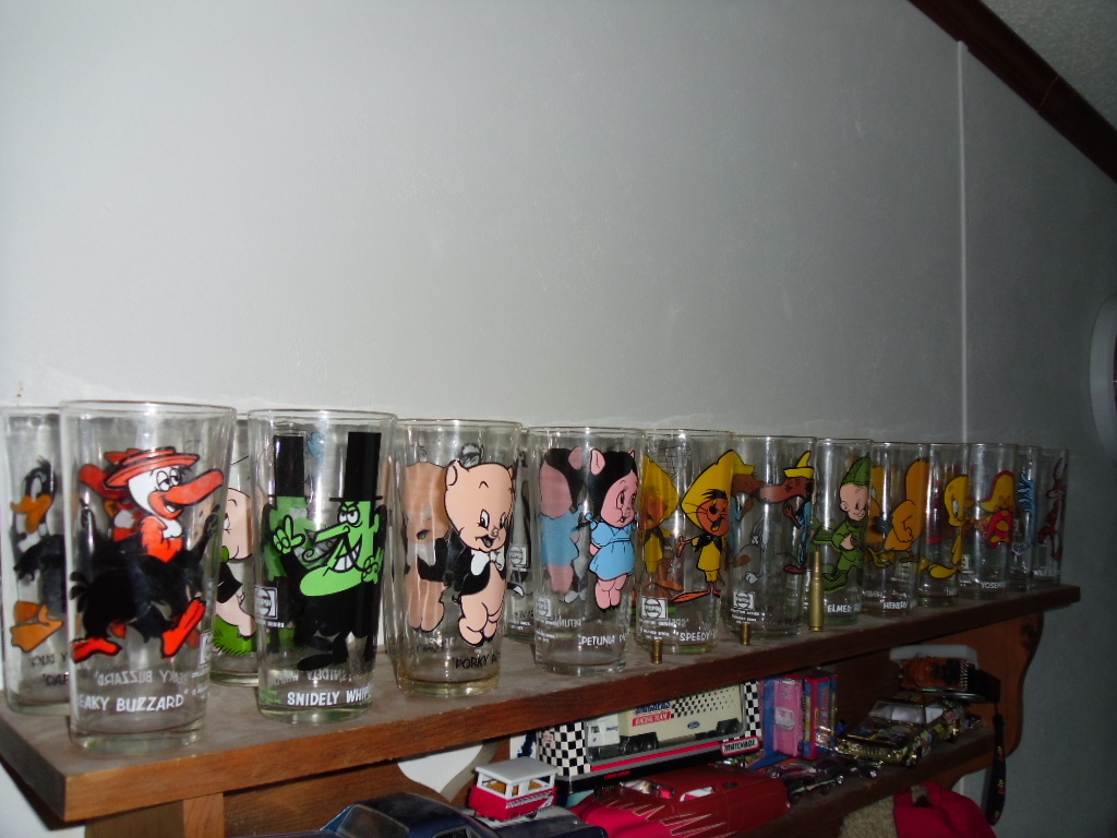 My VINTAGE LOONEY TUNES 16oz GLASSES