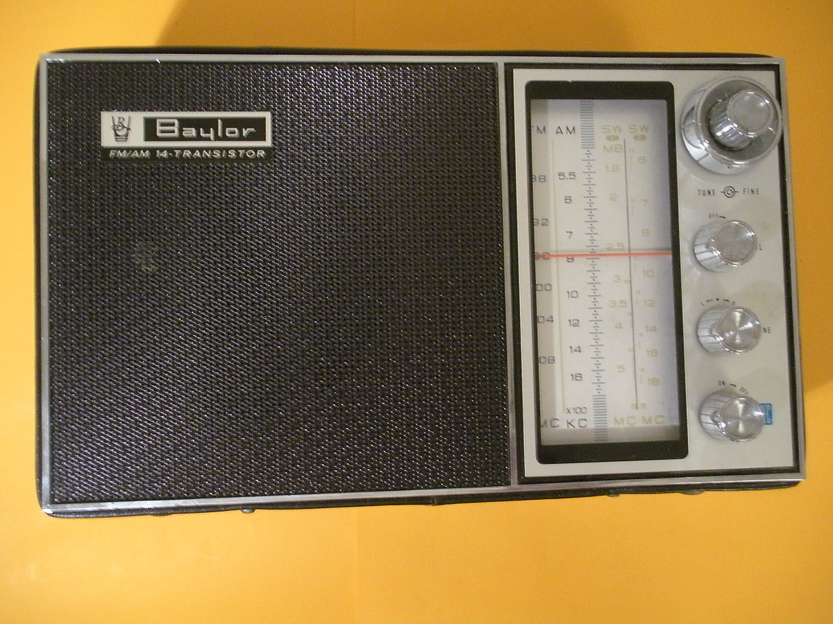 Baylor AM/FM 14 Transistor Radio Short Wave Multiband Model SD14-4AC 4 Band - Radios