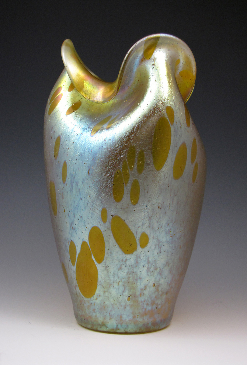 Loetz Asträa Trifold Top Cabinet Vase