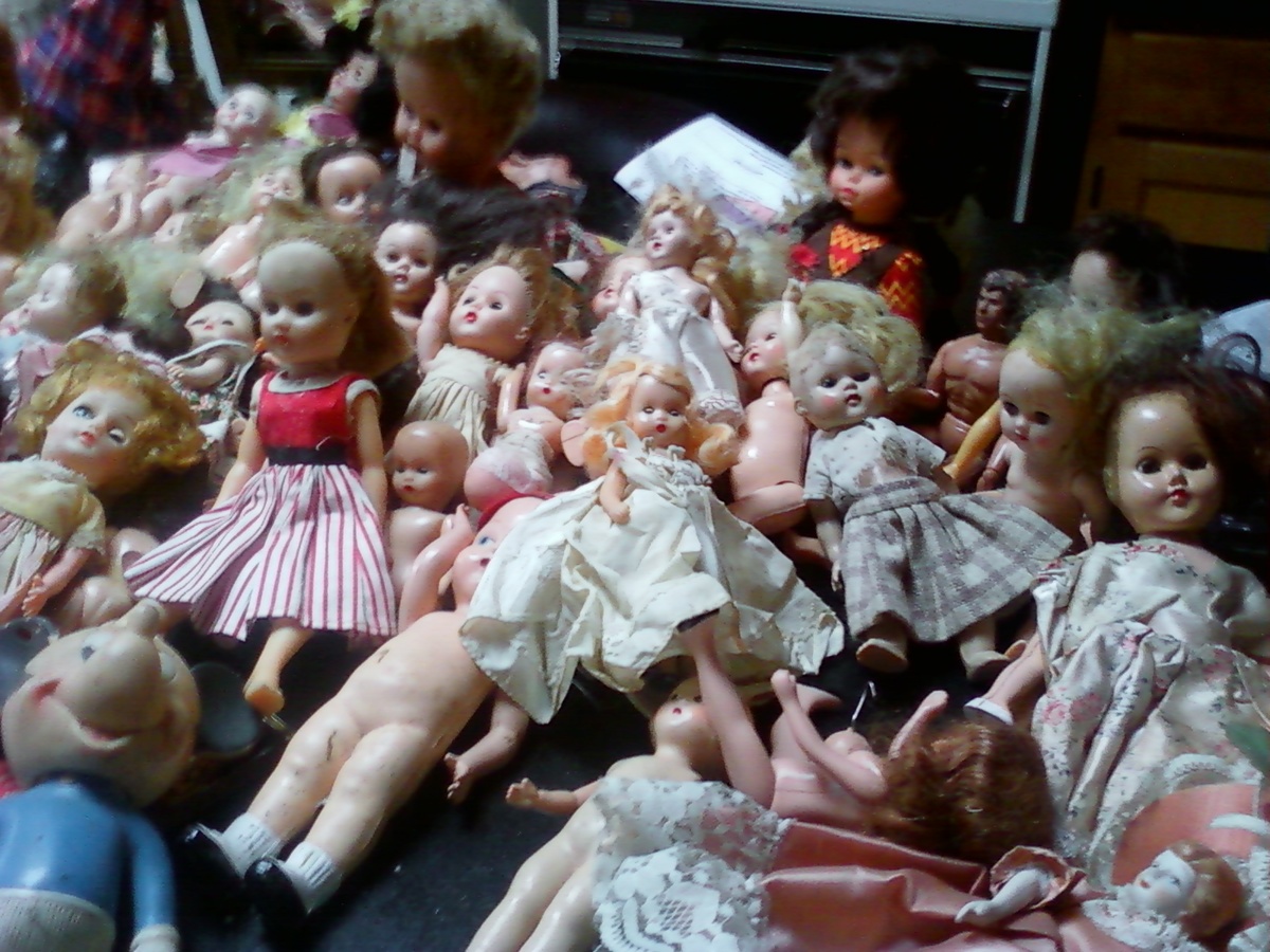 lots of dolls 