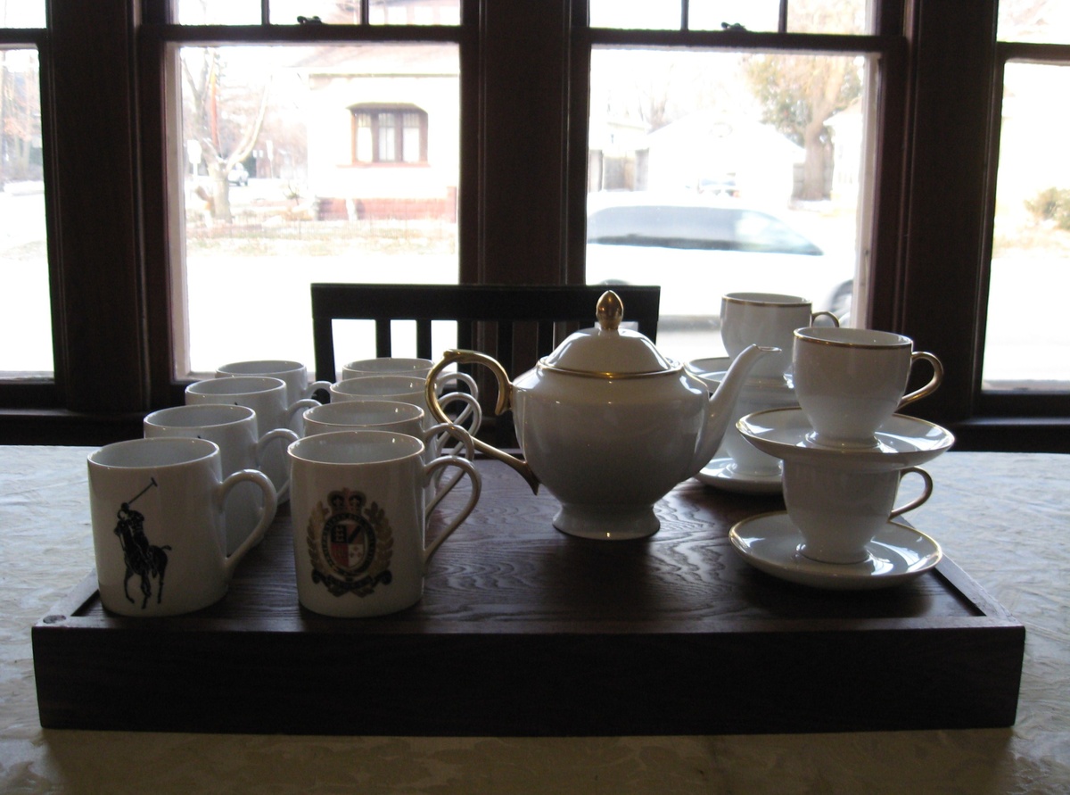 RALPH LAUREN TEA SET AND COFFEE MUGS COLLECTION 
