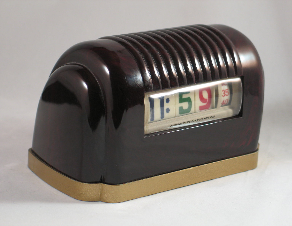 Pennwood Numechron Model 500 "Swank" - Clocks