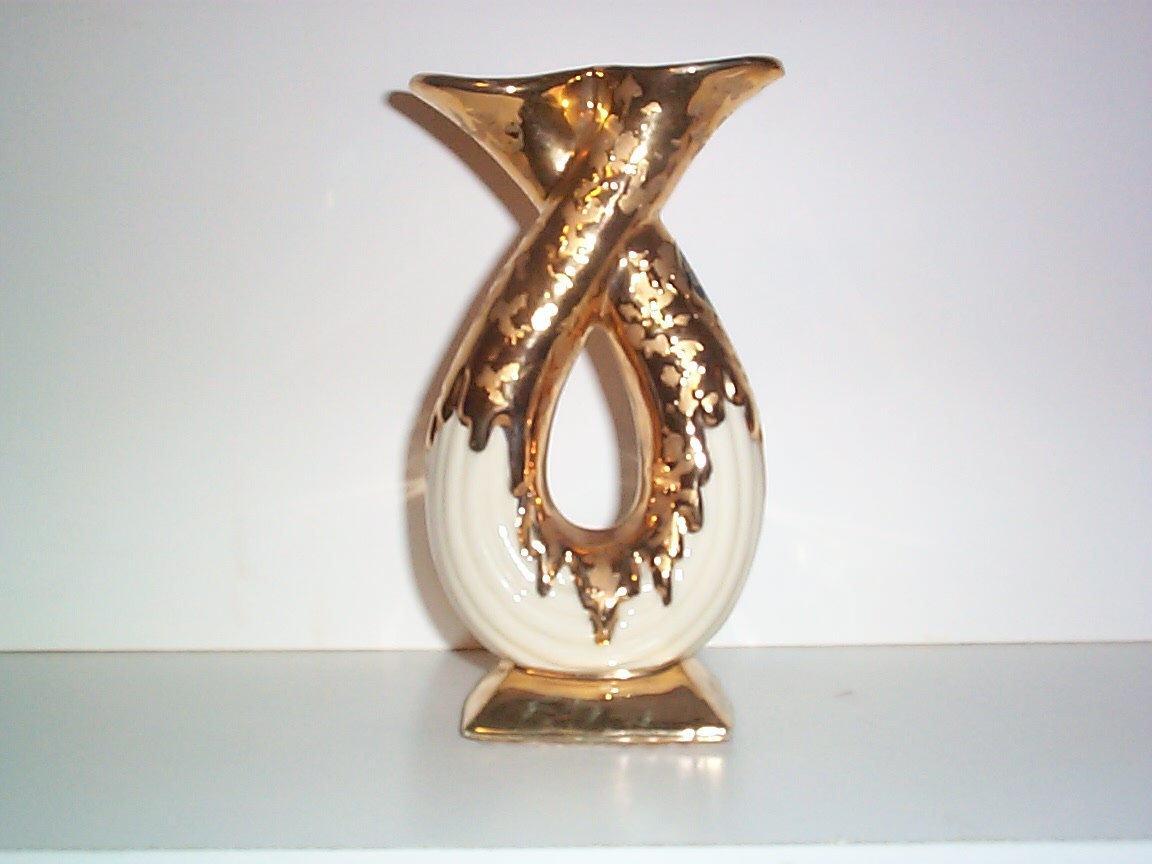 SAVOY CHINA - SIZE - MEDIUM - Art Pottery