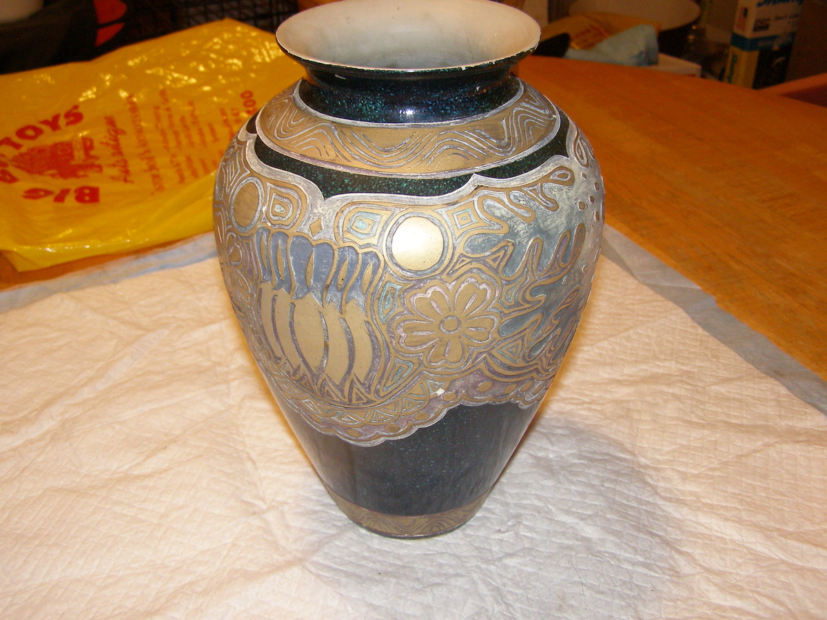 VERY DIFFERANT LOOKING VASE-OR MAYBE POTTERY ART!IM OPEN ON THIS 1 FOR SURE!
