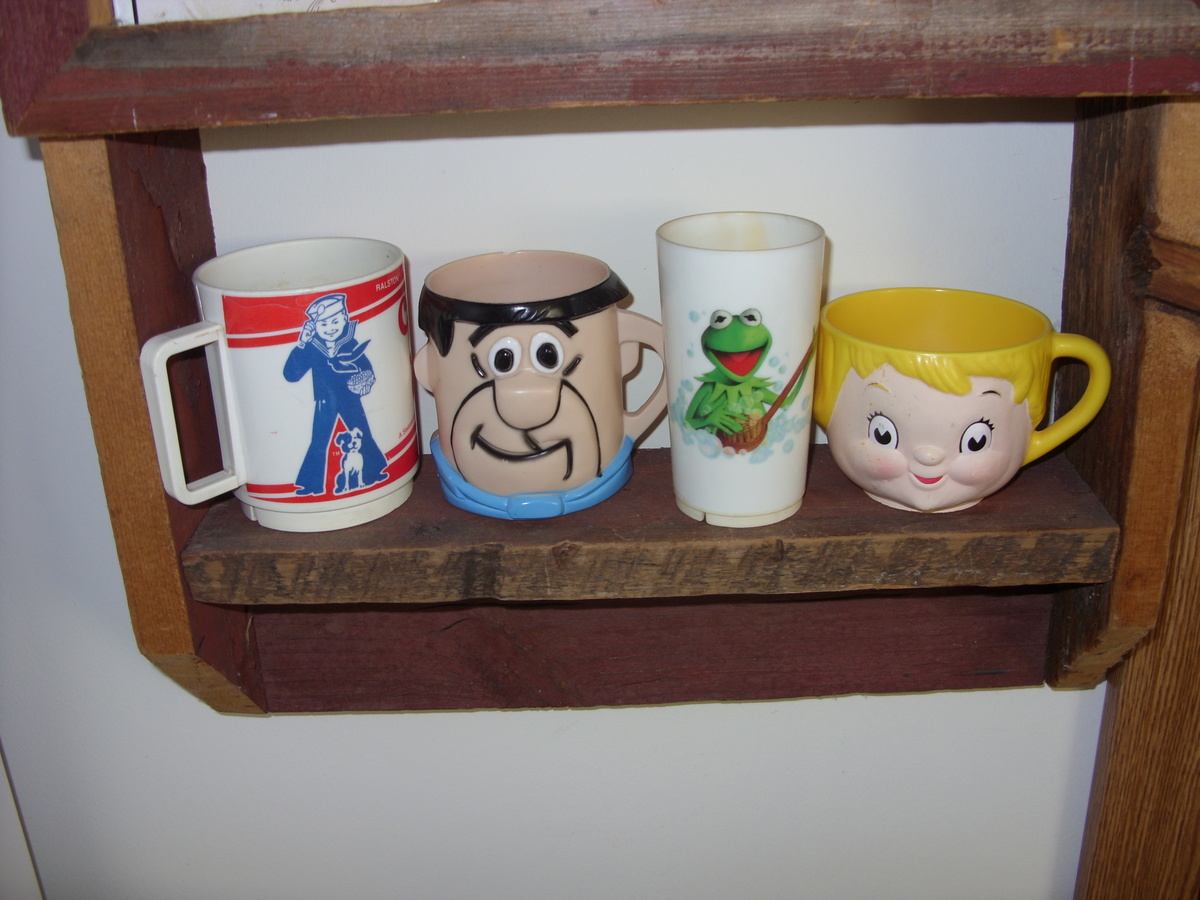 vintage cups - Kitchen