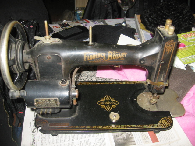 Florence Rotary sewing machine - Sewing