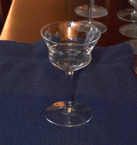 Help identifying glass patterns - #4. - Glassware