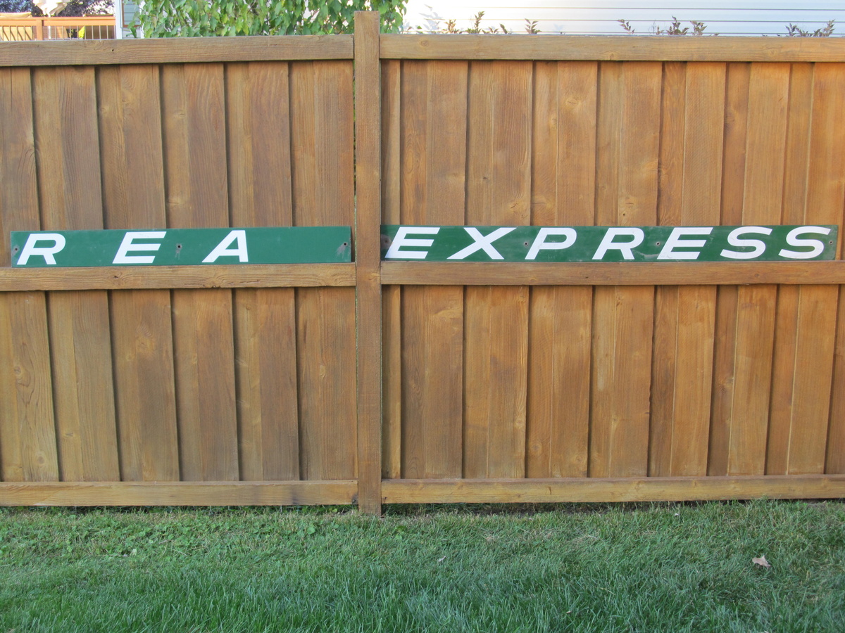 REA Express Sign