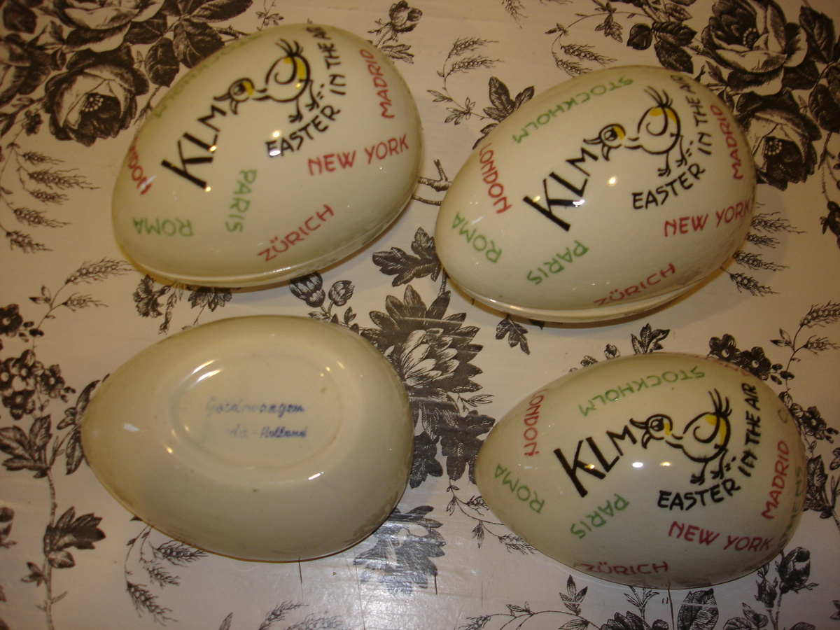 CERAMIC EGGS - Art Pottery