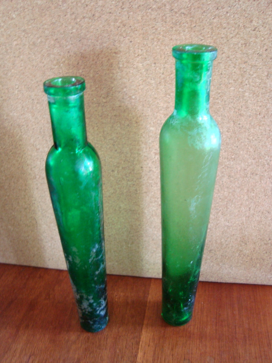 Narrow green bottles - Bottles