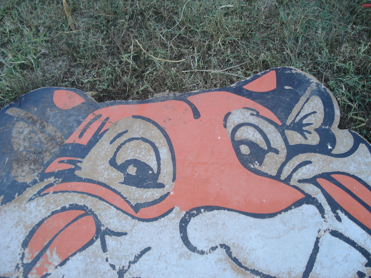 Essco Tiger - Signs