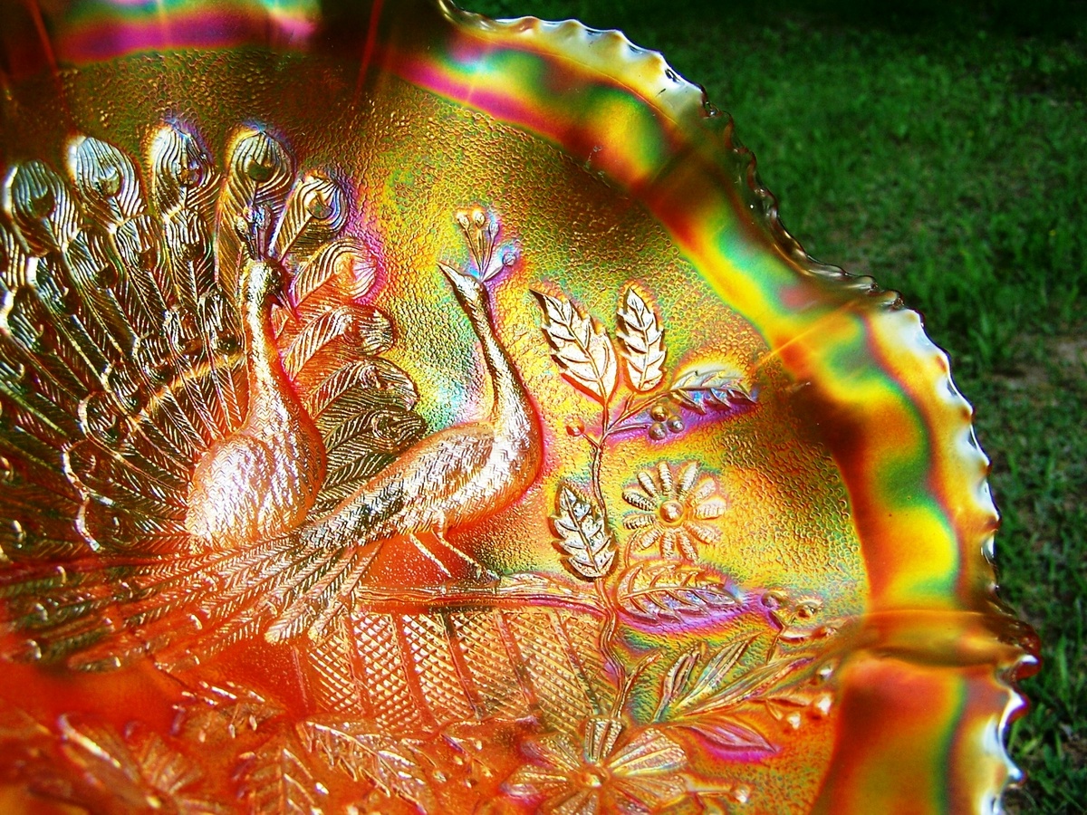Northwood Marigold Stippled Peacock on the Fence - Glassware