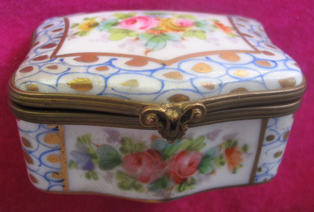 "SEVRES STYLE” FRENCH PORCELAIN BOX - China and Dinnerware