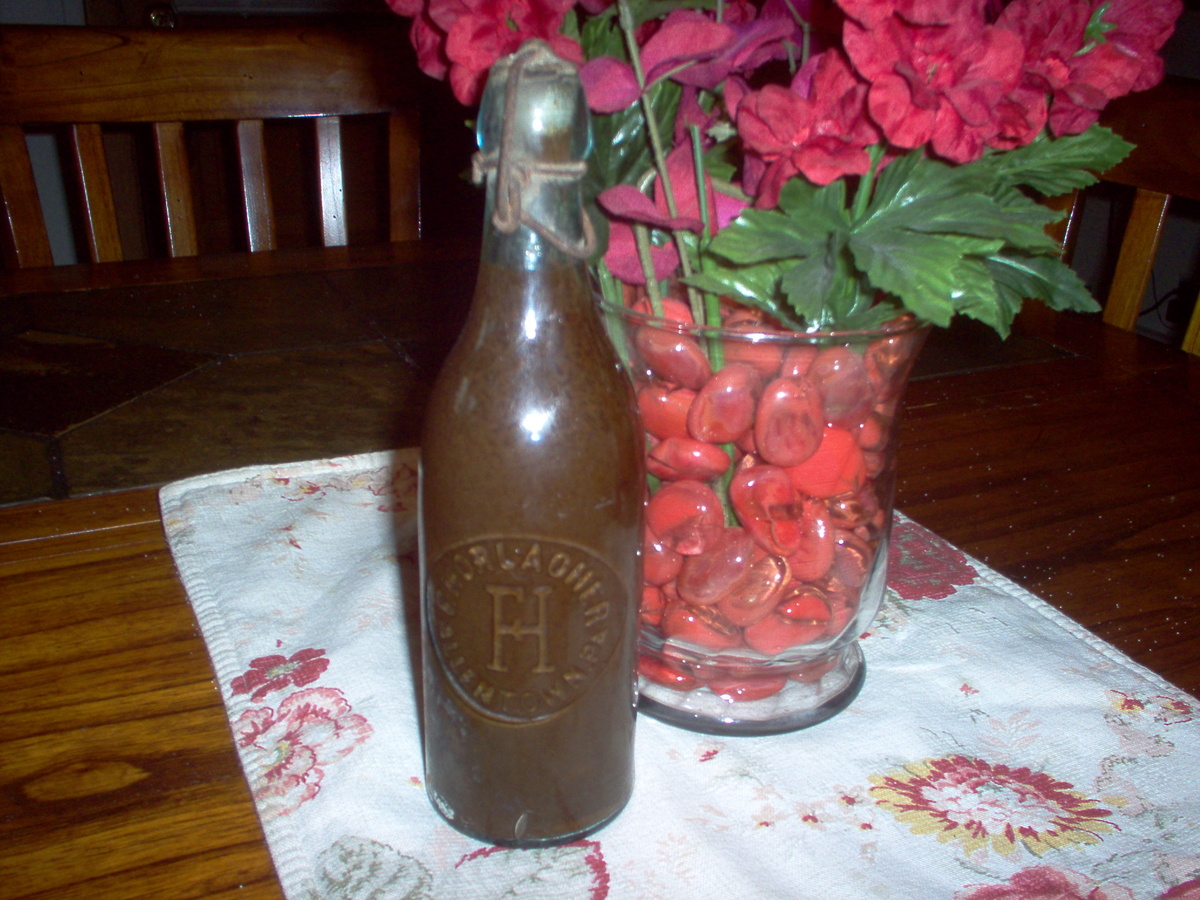 F.HORLACHER BEER BOTTLE - Bottles
