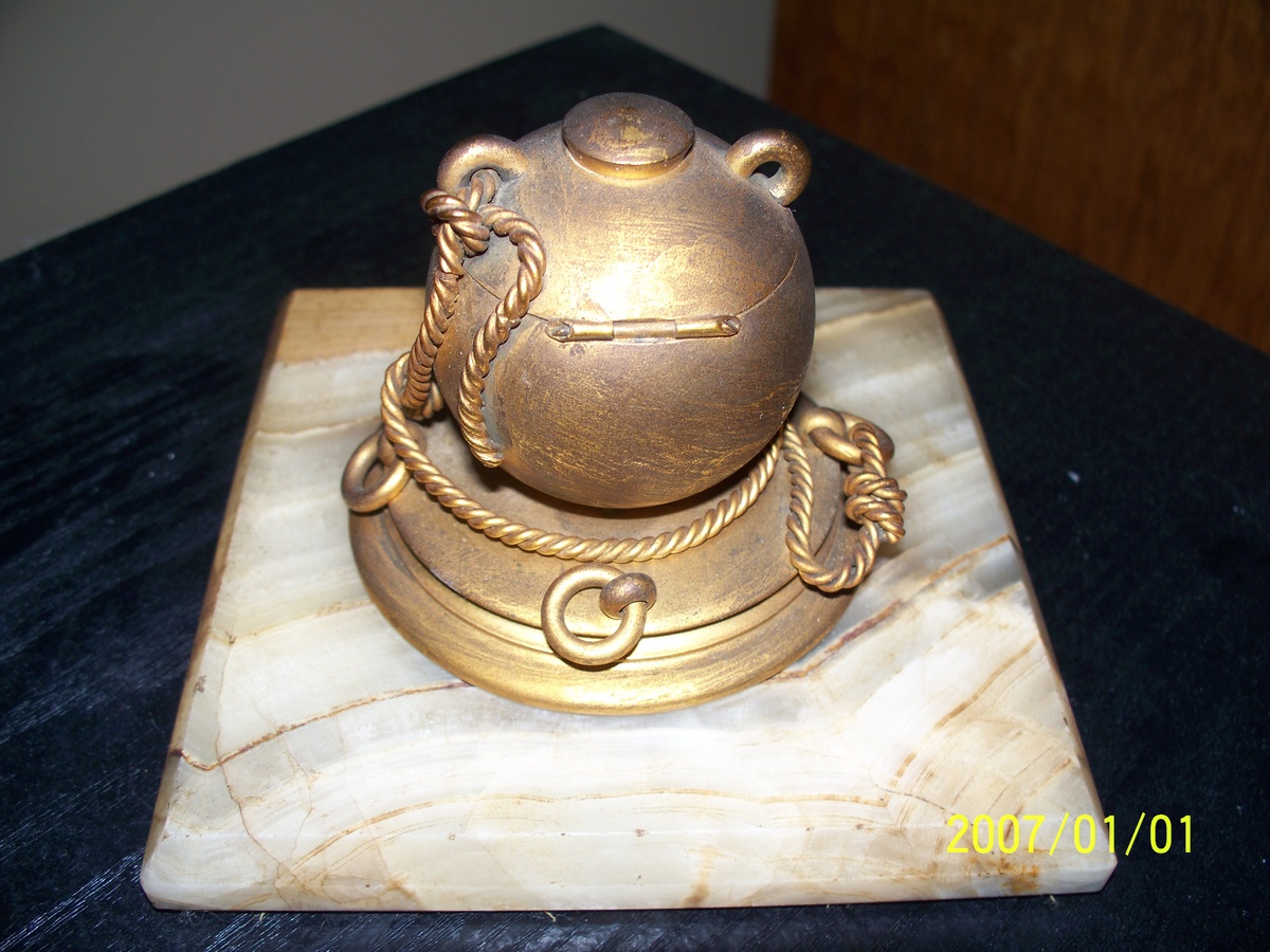 A ship captain's inkwell?