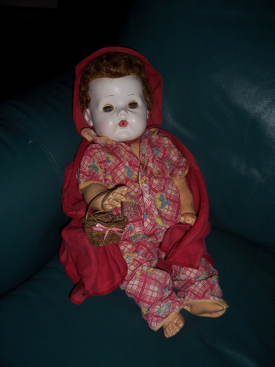 AMERICAN CHARACTER LITTLE RED RIDING HOOD DOLL